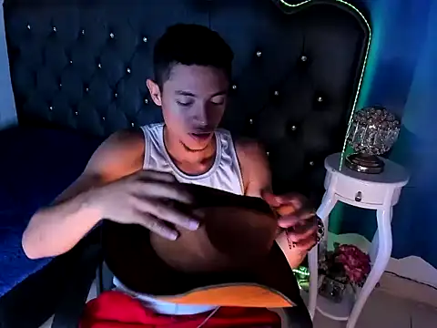 Matteo Aspen online show from April 23, 4:14 am