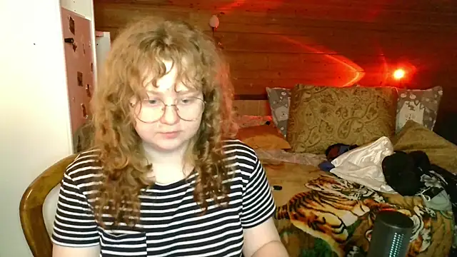 Snapshot of Sara_del_Sun chatting on April 26, 8:23 am Sara del Sun online show from April 26, 8:23 am