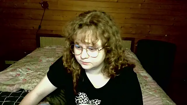 Snapshot of Sara_del_Sun chatting on May 8, 8:19 am Sara del Sun online show from May 8, 8:19 am