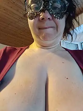 Snapshot of CasalingaEccitata chatting on July 1, 4:36 am CasalingaEccitata online show from July 1, 4:36 am