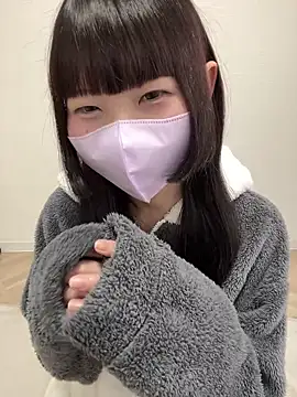 --Reina-- online show from May 6, 9:14 am