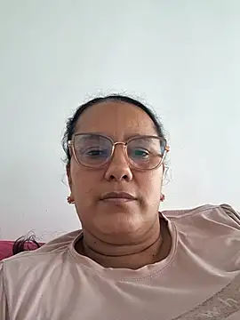 Snapshot of Samanta-42 chatting on April 16, 2:40 pm Samanta-42 online show from April 16, 2:40 pm