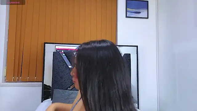 sofiagregorie online show from April 30, 11:38 am