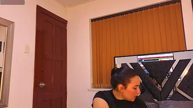 sofiagregorie online show from May 1, 11:59 am