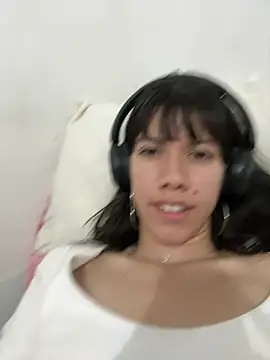 Snapshot of drea-an chatting on April 16, 9:39 pm drea-an online show from April 16, 9:39 pm