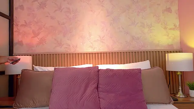 Darcy glow  online show from July 11, 11:46 am