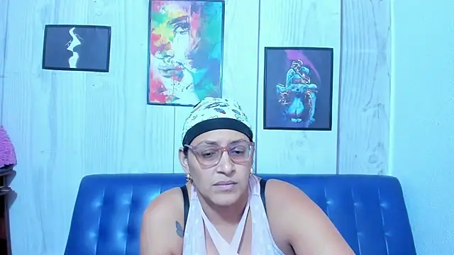 Snapshot of Miss_Bobbiess chatting on July 11, 5:37 pm Miss Bobbiess online show from July 11, 5:37 pm