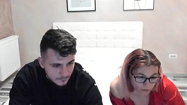 Snapshot of TreesomeMMF chatting on April 16, 7:25 pm TreesomeMMF online show from April 16, 7:25 pm