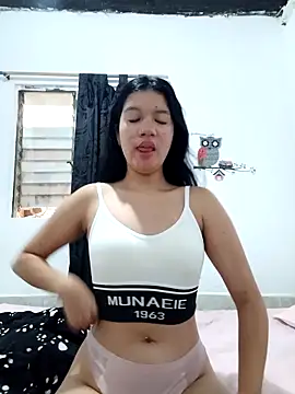 Snapshot of cherry_pinkie chatting on May 11, 3:07 pm cherry pinkie online show from May 11, 3:07 pm