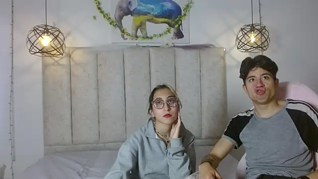 mrandmrsvixencs online show from May 11, 1:50 pm
