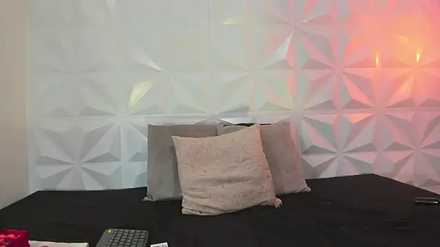 Snapshot of lucy_rouse1 chatting on May 22, 5:03 am lucy rouse1 online show from May 22, 5:03 am