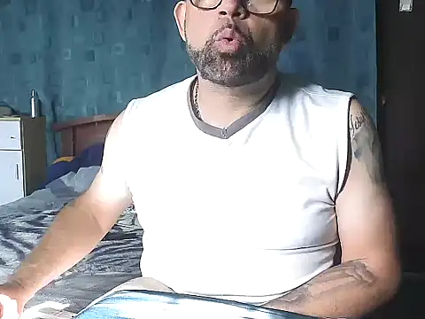 Snapshot of CarlossexVen chatting on July 8, 12:42 pm CarlossexVen online show from July 8, 12:42 pm