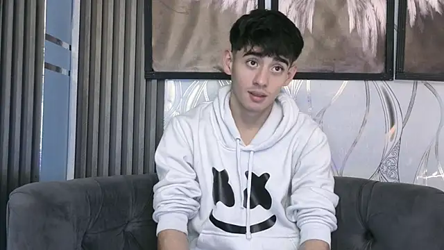 Snapshot of demian_hot99 chatting on May 20, 12:00 pm demian hot99 online show from May 20, 12:00 pm