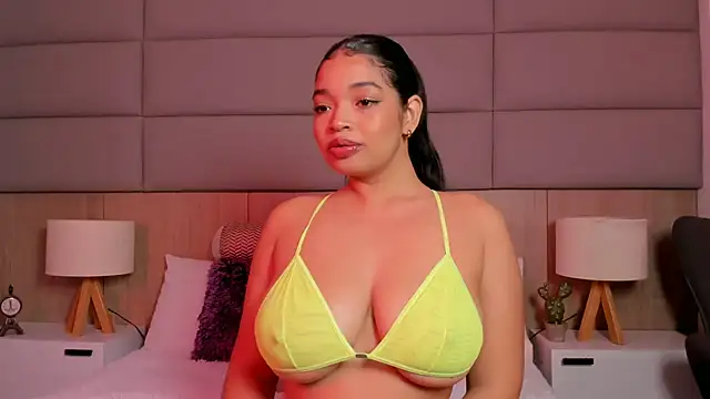 Snapshot of LilyFoox chatting on May 21, 12:45 pm LilyFoox online show from May 21, 12:45 pm