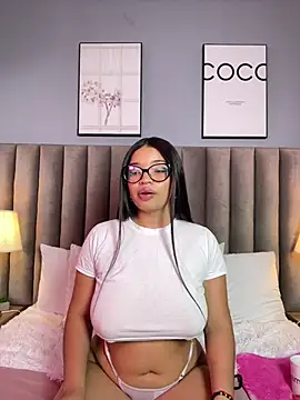 Snapshot of LilyFoox chatting on June 28, 3:40 pm LilyFoox online show from June 28, 3:40 pm