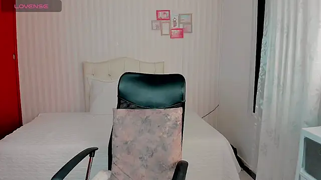 hottie emma james online show from April 19, 12:54 am