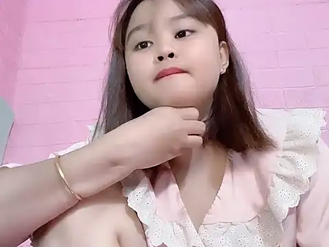 Snapshot of NhungNhun789 chatting on May 5, 8:44 am NhungNhun789 online show from May 5, 8:44 am