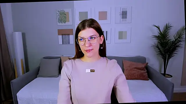 Snapshot of AnnaThorne chatting on April 28, 4:17 am AnnaThorne online show from April 28, 4:17 am
