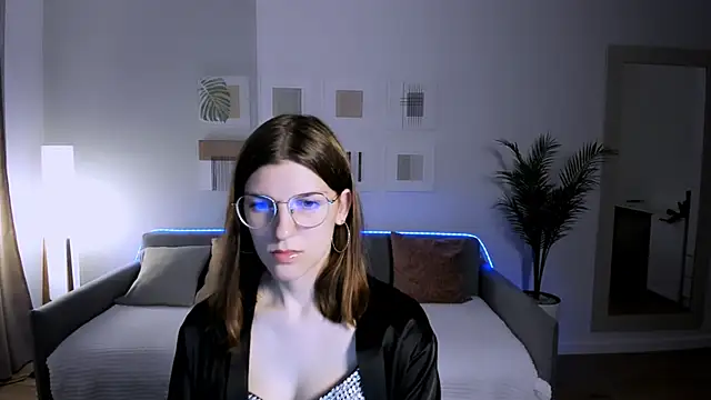 Snapshot of AnnaThorne chatting on May 14, 4:30 am AnnaThorne online show from May 14, 4:30 am