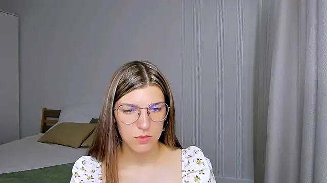 Snapshot of AnnaThorne chatting on May 20, 3:24 am AnnaThorne online show from May 20, 3:24 am