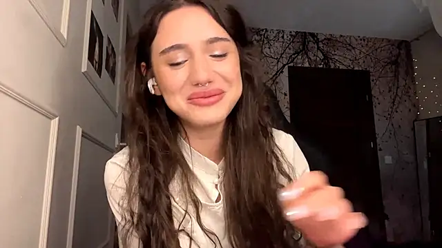 PamelaFougere online show from April 20, 10:18 am