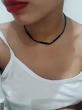 Snapshot of Kamini_rani chatting on May 27, 11:13 pm Kamini rani online show from May 27, 11:13 pm
