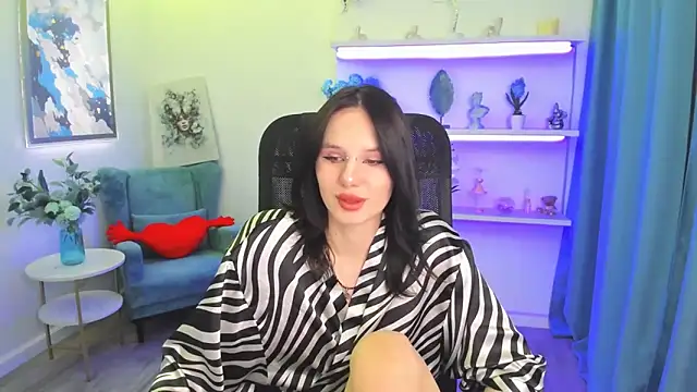 Snapshot of AlicePertim chatting on May 15, 6:37 pm AlicePertim online show from May 15, 6:37 pm