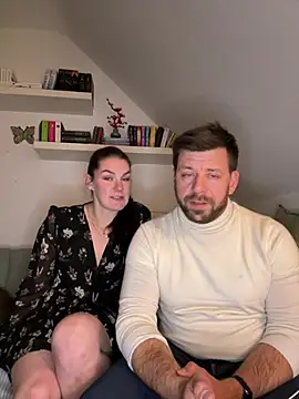 Snapshot of Hasi_und_Baerchen chatting on May 12, 6:38 pm Hasi und Baerchen online show from May 12, 6:38 pm