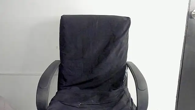 Snapshot of lolabunnysc chatting on May 6, 12:32 pm lolabunnysc online show from May 6, 12:32 pm