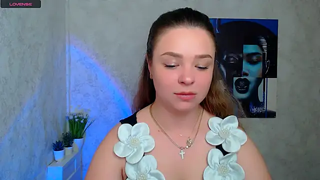 Snapshot of NicoleAura chatting on May 12, 6:32 am NicoleAura online show from May 12, 6:32 am