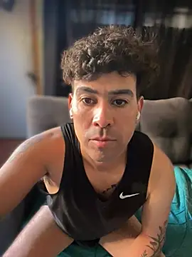 Saturno77 online show from April 23, 6:10 pm