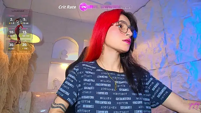 Moon Red r online show from May 5, 12:35 pm