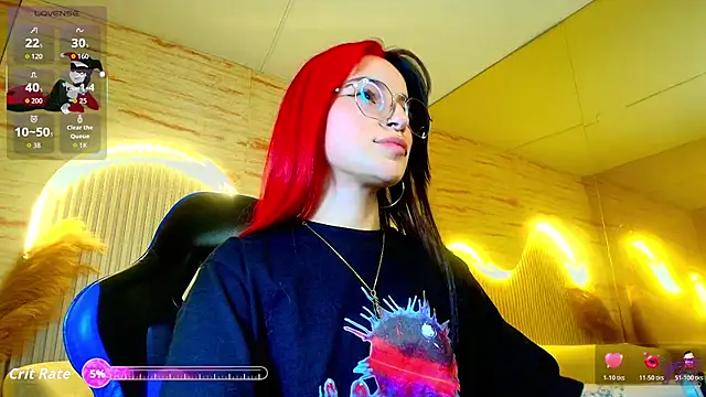 Moon Red r online show from May 25, 7:42 pm