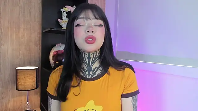 Snapshot of hanna_riu chatting on May 23, 2:21 pm hanna riu online show from May 23, 2:21 pm