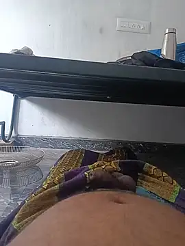 Snapshot of shivatamil8 chatting on July 4, 7:03 am shivatamil8 online show from July 4, 7:03 am