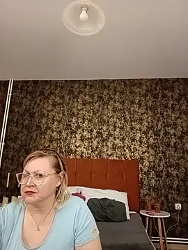I amVeronicle online show from June 2, 3:03 pm