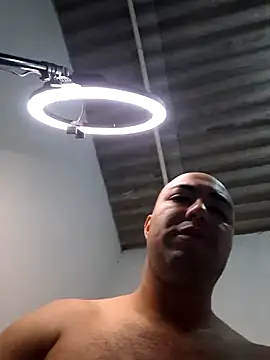 Snapshot of Angel_Iron69 chatting on May 23, 5:12 am Angel Iron69 online show from May 23, 5:12 am
