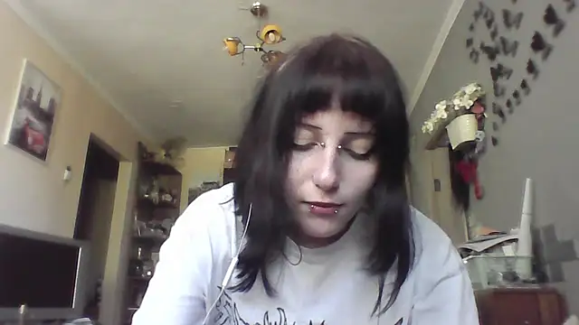 Snapshot of ChargedReign chatting on May 4, 1:07 pm ChargedReign online show from May 4, 1:07 pm