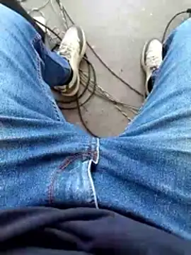 Snapshot of rahul02sharma05 chatting on June 6, 8:08 am rahul02sharma05 online show from June 6, 8:08 am