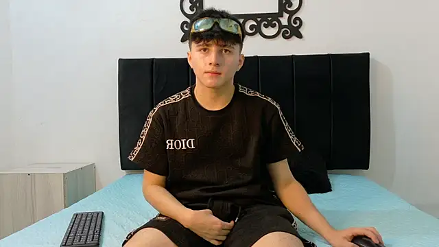 Snapshot of LunayDream chatting on June 17, 12:07 pm LunayDream online show from June 17, 12:07 pm