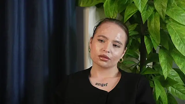 ElmaZillman online show from April 25, 1:41 pm