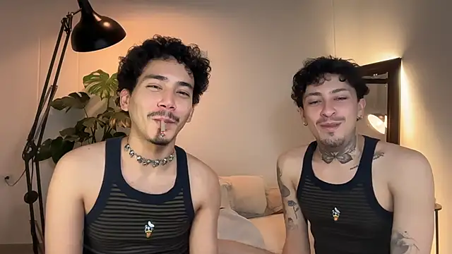 Noah and Steven online show from May 23, 2:43 pm