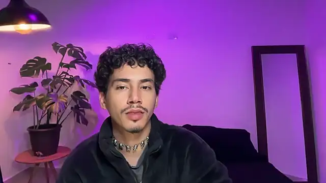 Snapshot of Noah_and_Steven chatting on July 10, 6:54 pm Noah and Steven online show from July 10, 6:54 pm