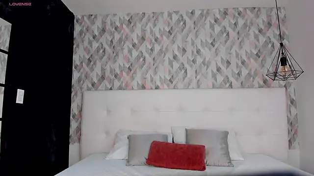MiaJacksson online show from July 22, 8:33 pm