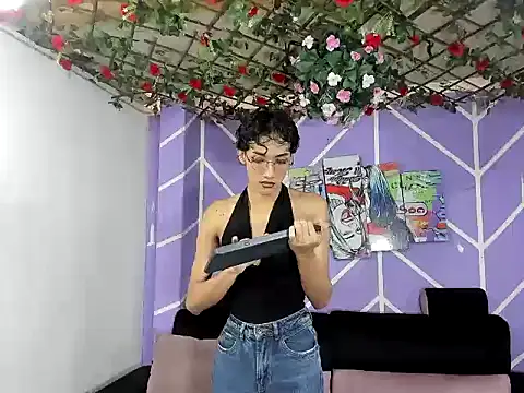 Snapshot of DAHNE_HOT_ chatting on June 28, 12:44 pm DAHNE HOT online show from June 28, 12:44 pm