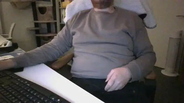 richard9718 online show from May 6, 8:25 pm