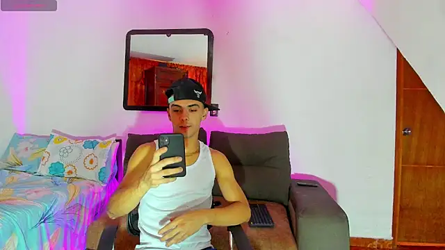 Snapshot of Teo_Rave chatting on May 30, 4:48 pm Teo Rave online show from May 30, 4:48 pm