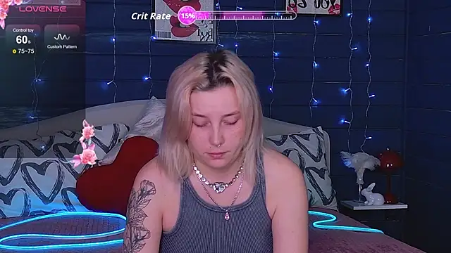 Snapshot of Crystal__Jull chatting on May 10, 11:10 pm Crystal Jull online show from May 10, 11:10 pm