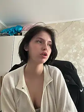 sennie x online show from April 28, 11:04 am