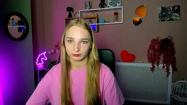 Snapshot of ollivia_dream chatting on May 11, 5:57 am ollivia dream online show from May 11, 5:57 am